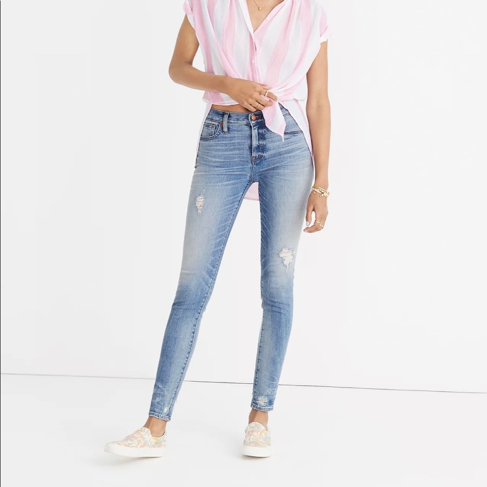 9” High-Rise Skinny Jeans: Destructed Hem edition